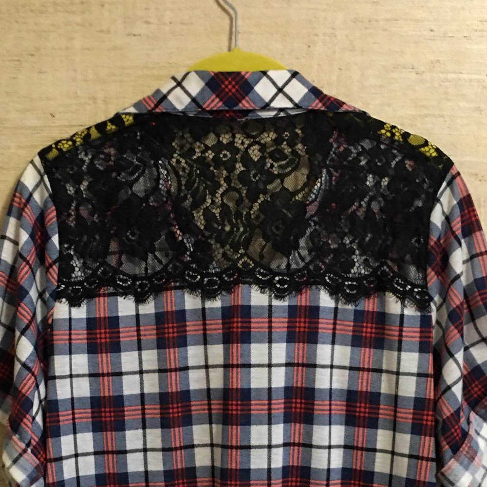 blouse - Picture 9 of 12